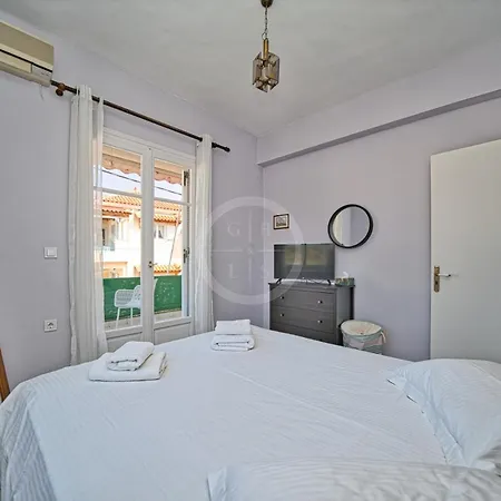 Chloi Apartment
