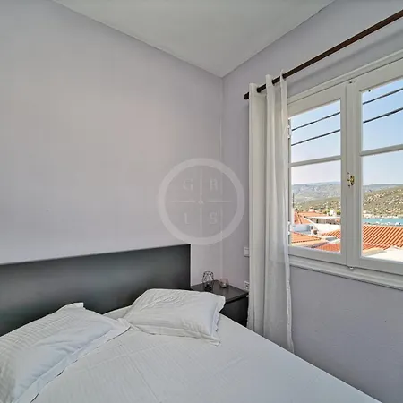 Chloi Apartment *