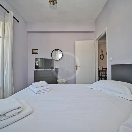Chloi Apartment